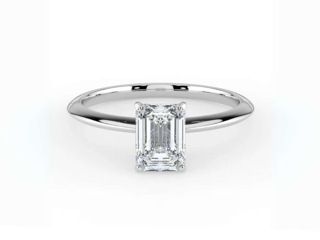 Emerald timanttisormus