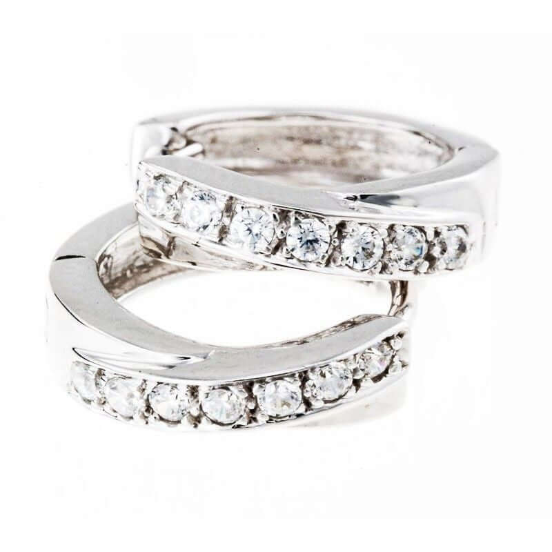 Valkokultaiset korvarenkaat