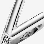 Pandora Kirjain V Charm Hela 797476