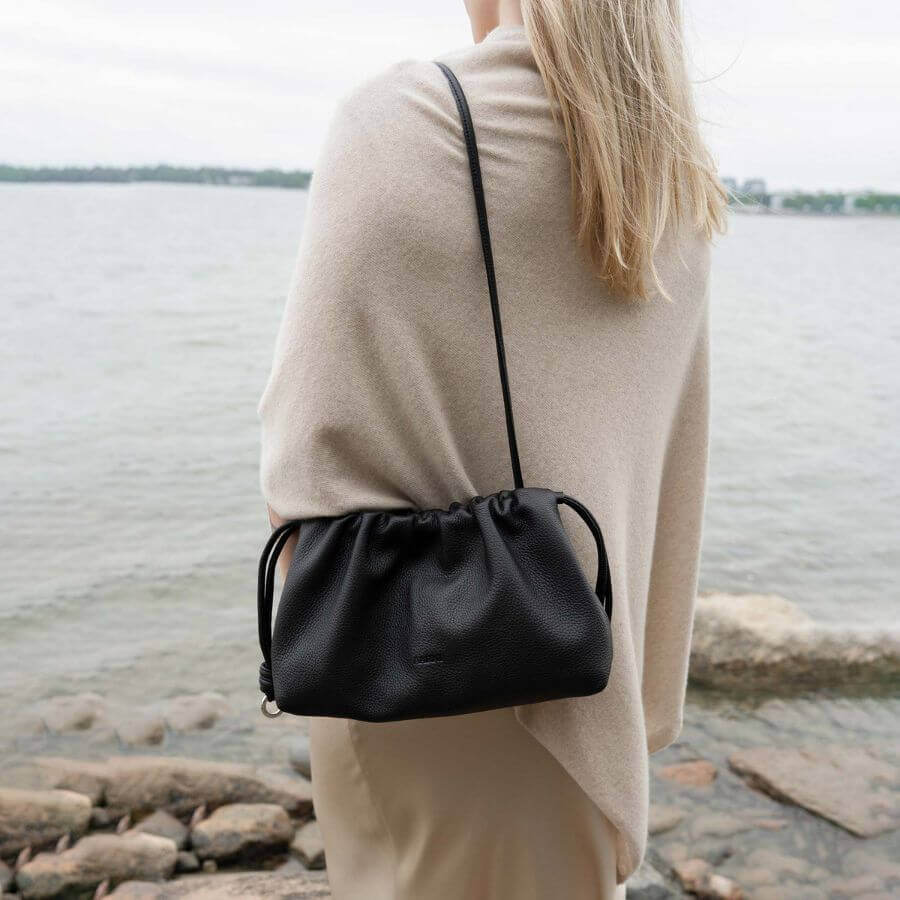 Aarni Linne Hirvennahkainen Clutch-laukku