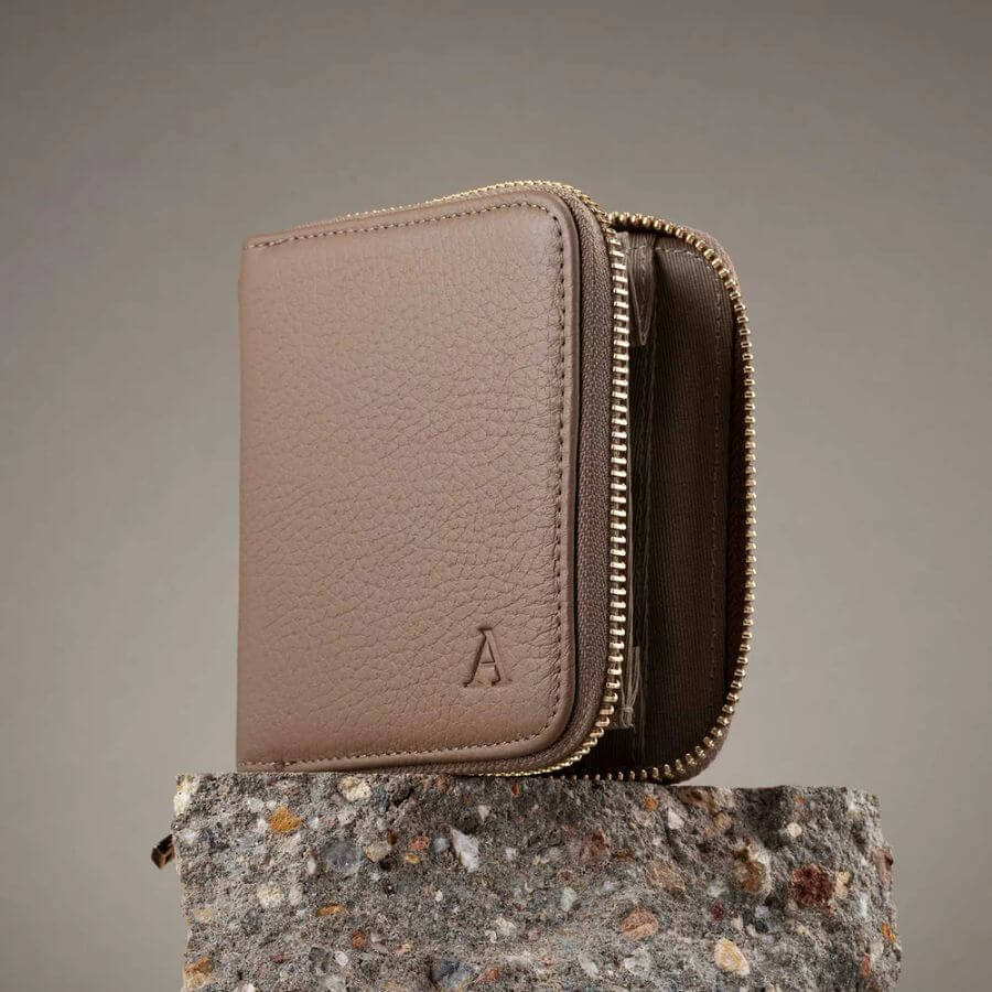 Aarni Mini Clutch Lompakko Hiekka