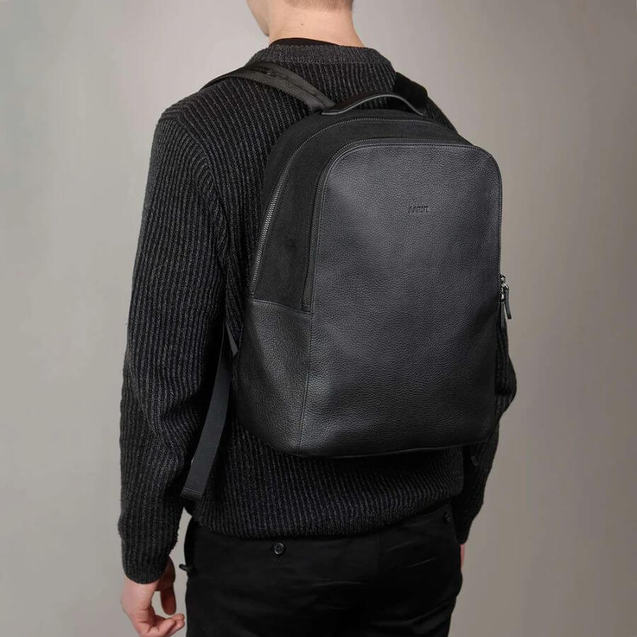 Aarni Athos Selkäreppu