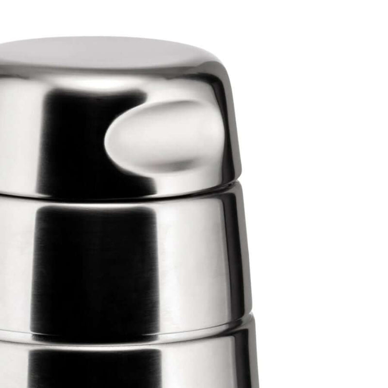 Alessi Cocktail Shaker L870-50, tyylikkään ja laadukkaan drinkkisekoittimen yksityiskohta.