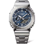 Casio G-Shock G-Steel GM-2110D-2BER kellossa metallinen ulkoasu ja sininen kellotaulu.