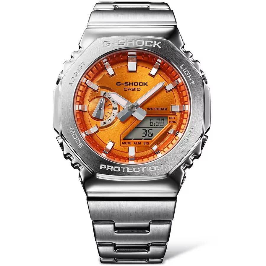 Casio G-Shock G-Steel GM-2110D-4AER kellon metallinen ulkoasu ja oranssi kellotaulu.