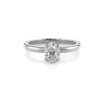 Festive Heidi Hidden Halo Oval Timanttisormus 711-060