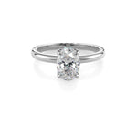 Festive Heidi Hidden Halo Oval Timanttisormus 711-110