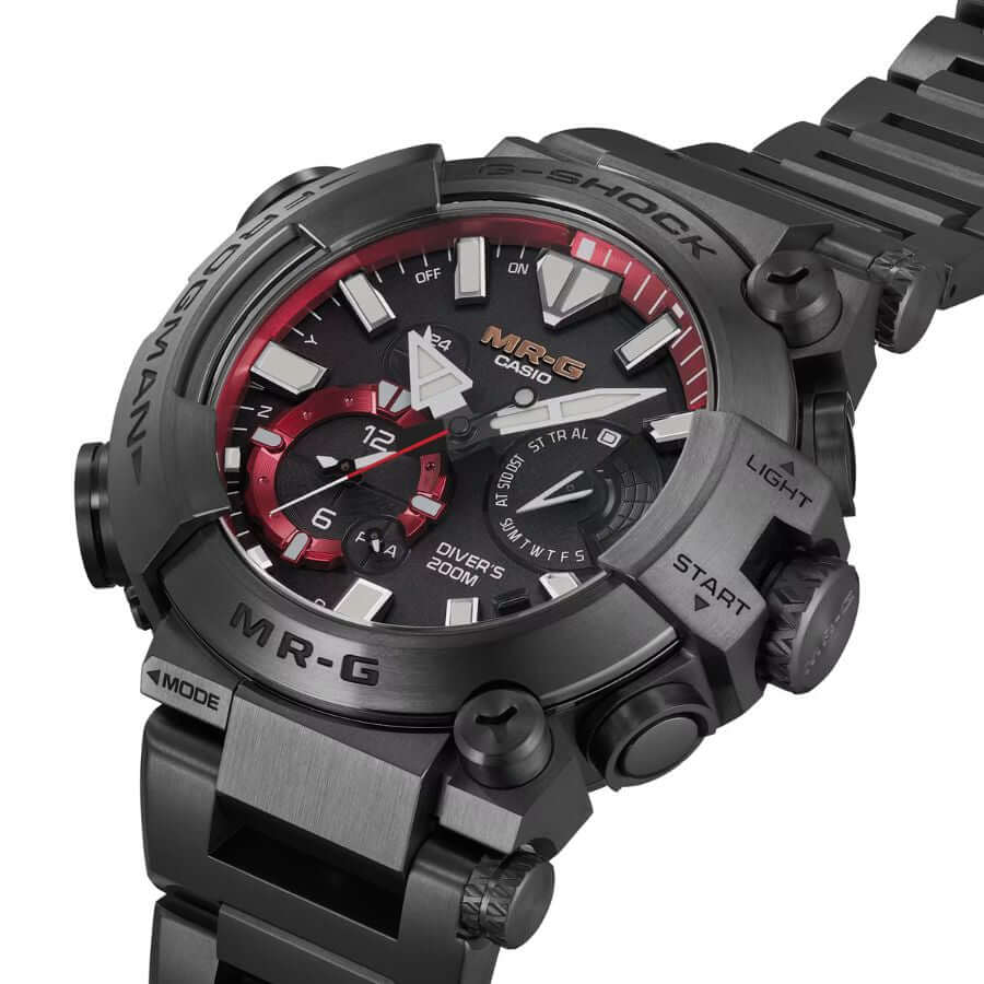 Casio G-Shock Frogman MRG-BF1000B-1AD mustekello, jossa on titaanikomponentit ja huomattavat vesitiiviyden ominaisuudet.