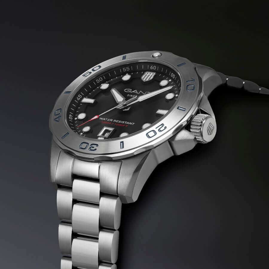 GANT Prestige Diver GP301 Kello P301001 sukeltajakello ruostumattomasta teräksestä, musta kellotaulu, vedenkestävä.