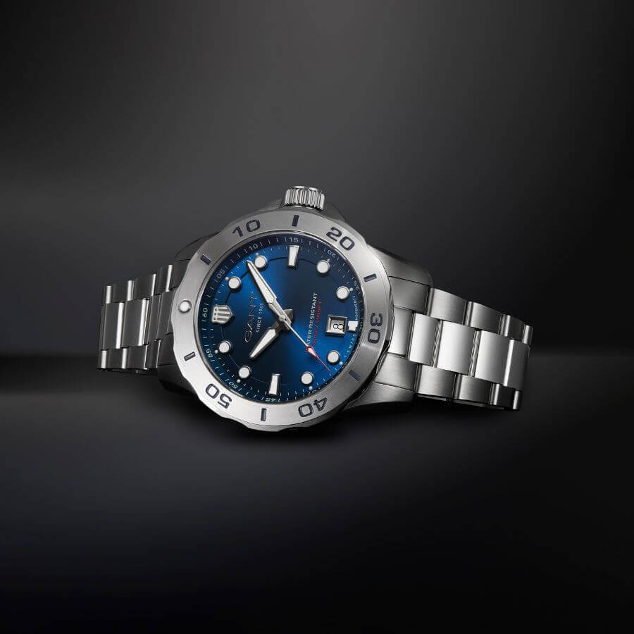 GANT Prestige Diver GP301 Kello P301002 sukeltajakello sinisellä kellotaululla ja teräsrannekkeella.