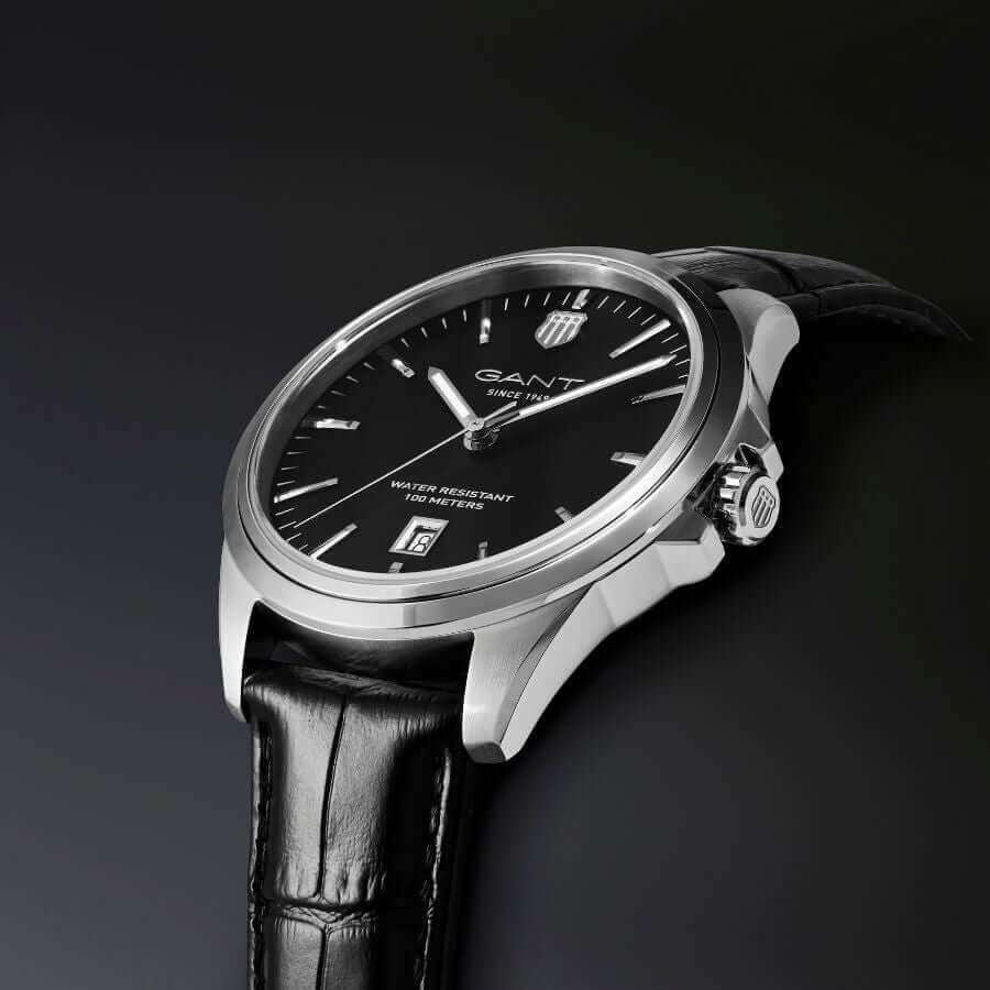 GANT Prestige GP316 Kello P316001 musta kellotaulu ja nahkaranneke tyylillä