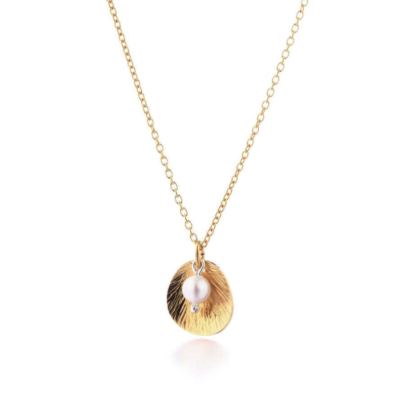 Lumoava Lily Riipus L56257944000, kaunis kultaketju, jossa Akoya-helmi ja pintastrukturoitu riipus.