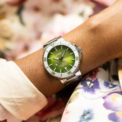 Oris Aquis Date Watermelon Green 01-733-7787-4137-1