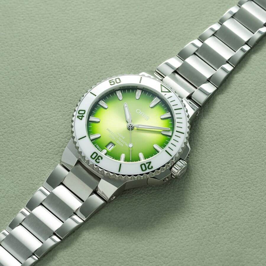 Oris Aquis Date Watermelon Green 01-733-7787-4137-1