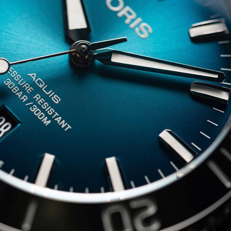 Oris Aquis Date kello 01-733-7732-41555