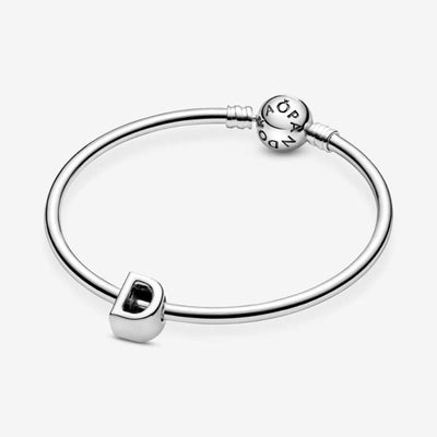 Pandora Kirjain D Charm Hela 797458