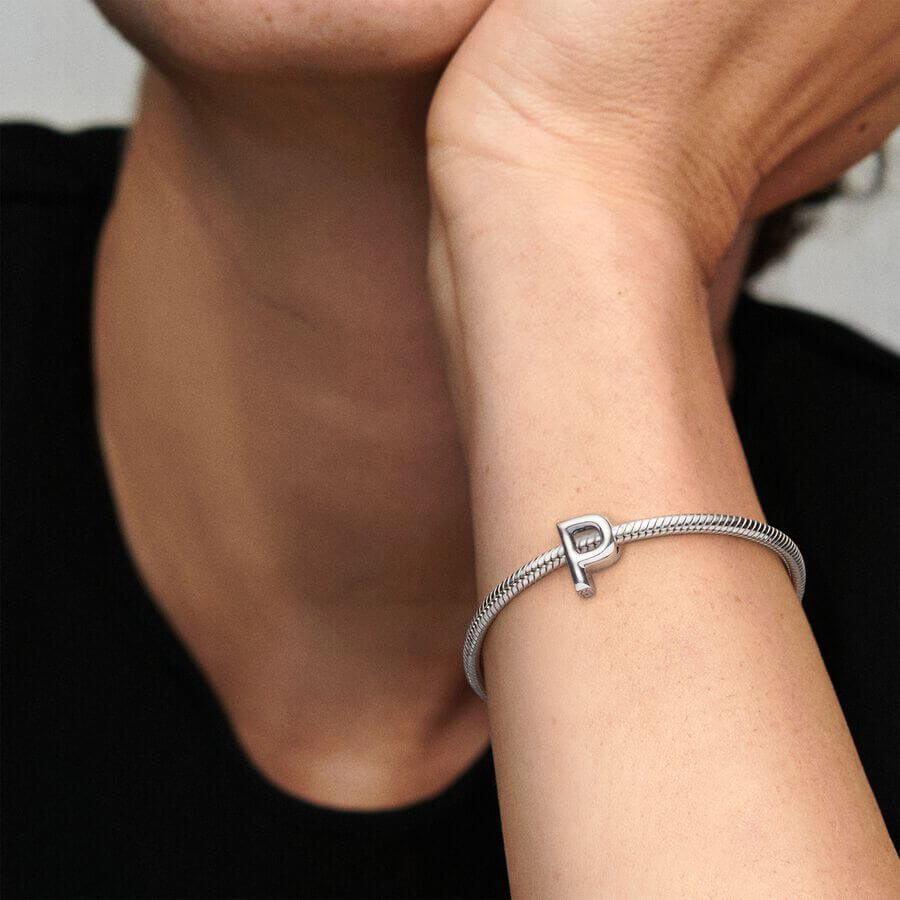 Pandora Kirjain P Charm Hela 797470
