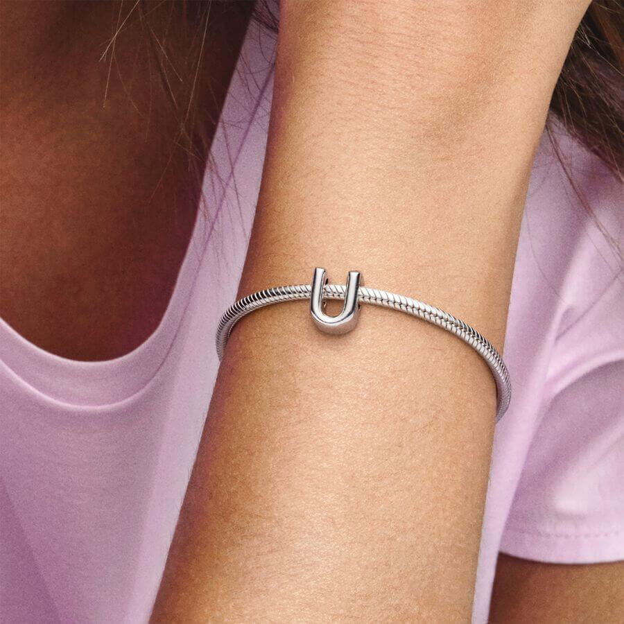 Pandora Kirjain U Charm Hela 797475