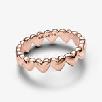 Pandora Row of Hearts Sormus 183427C00