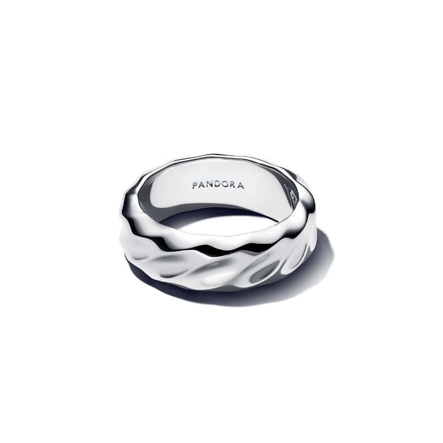 Pandora Essence Rippled  Wide Sormus 193886C00