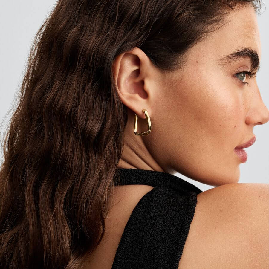 Pandora Essence Twisted Triangle Korvakorut 263876C00