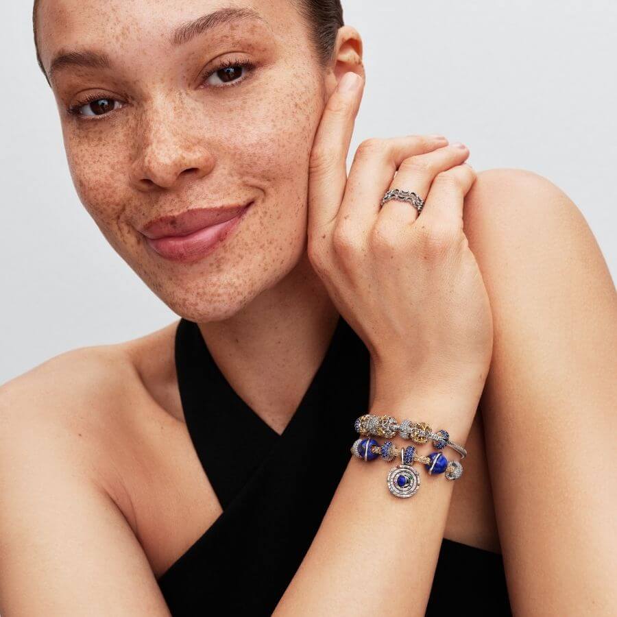Pandora Taivaallisen Sininen Planeetta Charm Hela 735038C01