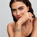 Pandora ME Valkoinen Mehiläinen Mini Charm Hela 763826C01