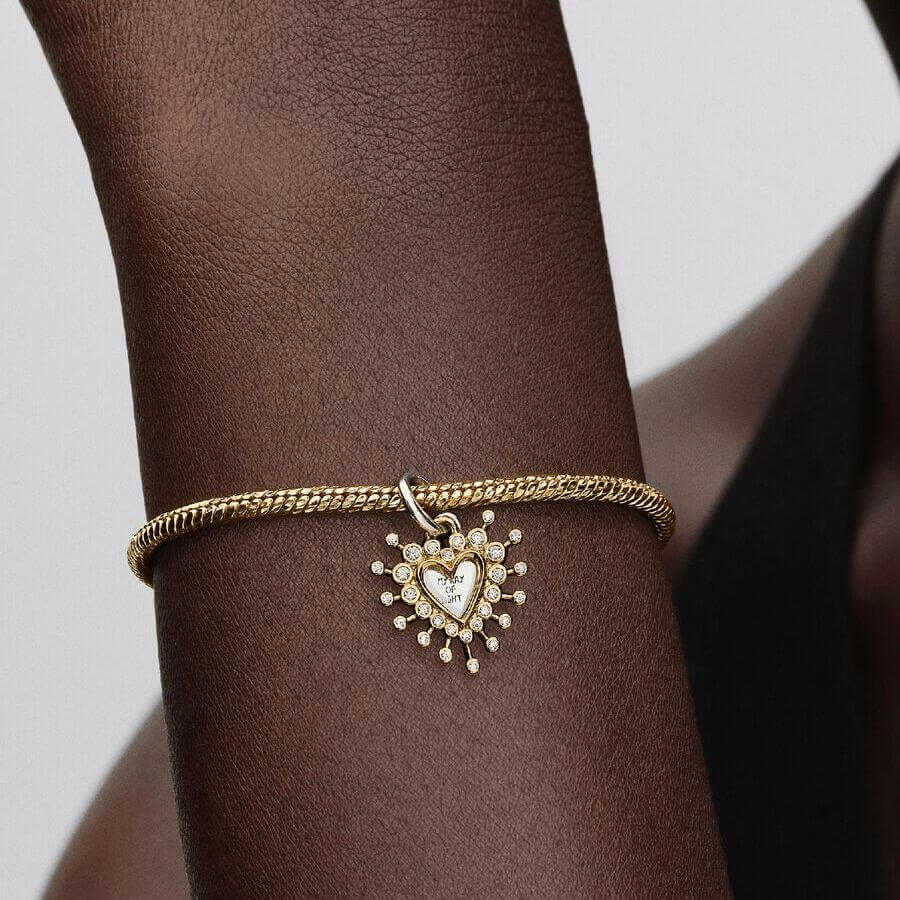 Pandora Säteilevä Sydän Charm Hela 764141C01