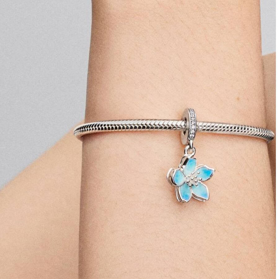 Pandora Sininen Kukka Charm Hela 790667C02