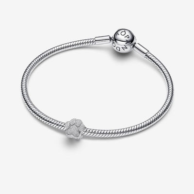 Pandora Teksturoitu Tassu Mini Charm Hela 794043C00
