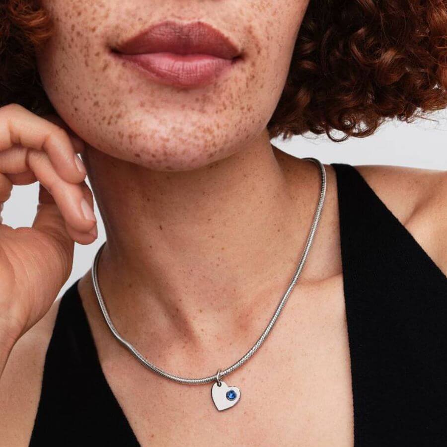 Pandora Syyskuu Kaiverrettava Sydän Charm Hela 794295C09