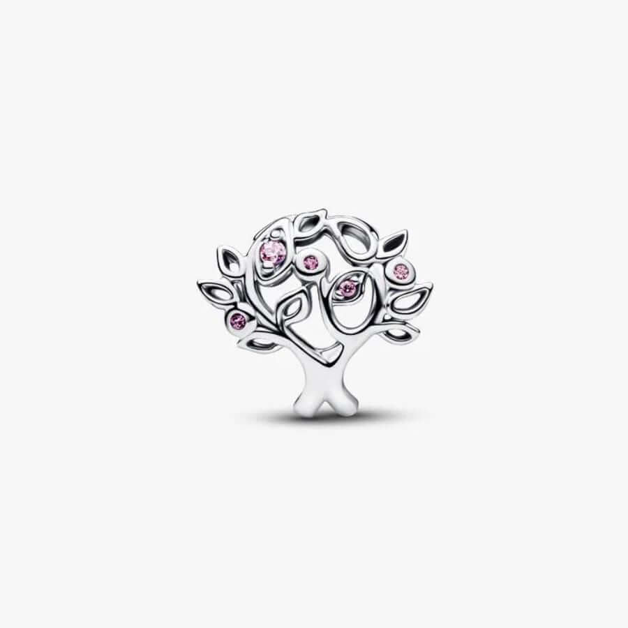Pandora Family Tree Charm Hela 794486C01 kaunis elämänpuu, joka symboloi perhesiteitä ja juuria.