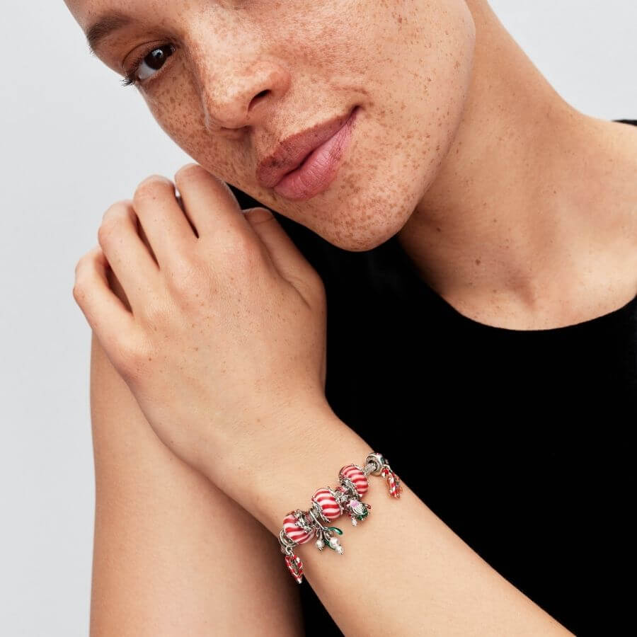 Pandora Pimeässä Hohtava Tonttu Charm Hela 794969C01