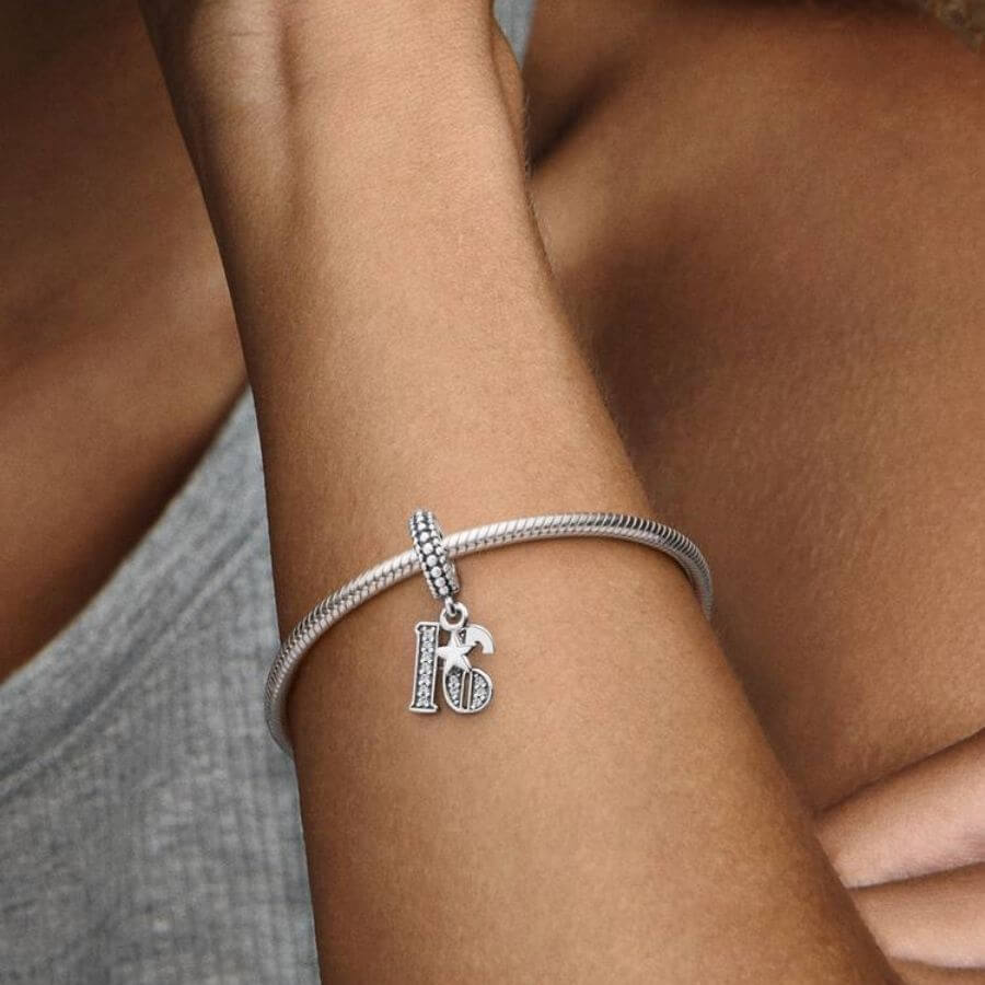 Pandora 16th Celebration Charm Hela 797261CZ