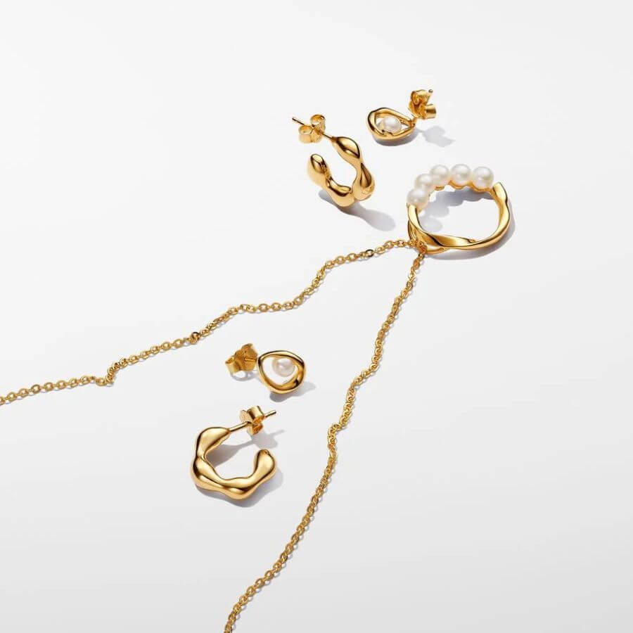 Pandora Aaltoilevat Soikiot Helmikorvakorut 263295C01