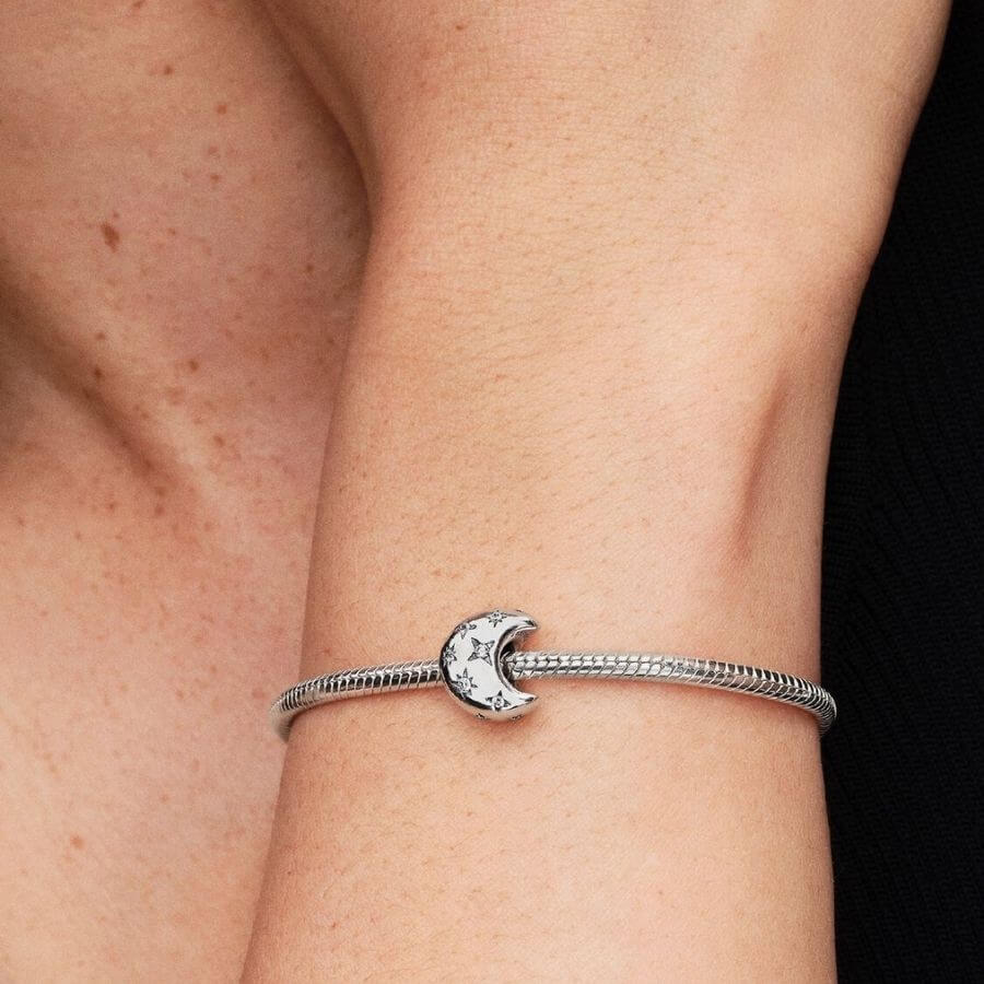 Pandora Puolikuu Zirkoneilla Charm Hela 794254C01
