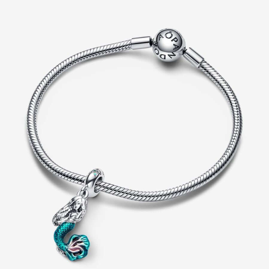 Pandora x Disney Pieni Merenneito charm hela 792695C01 emaloitu charm Merenneito riipus hopeaketjussa