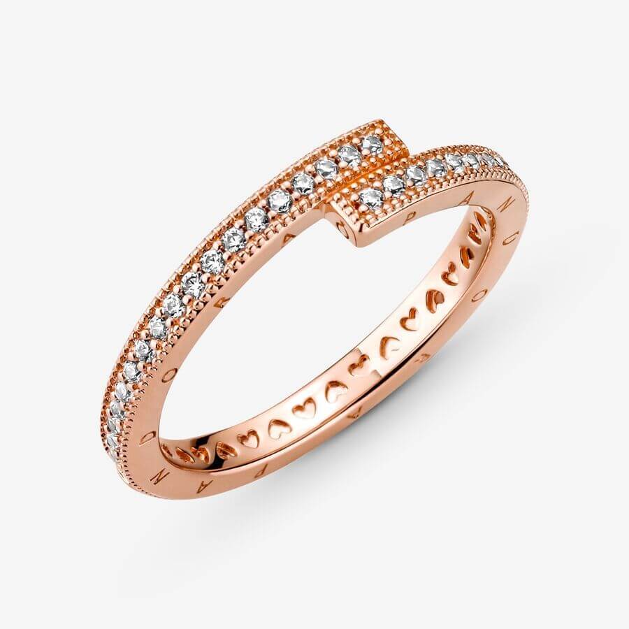 Pandora Sparkling Overlapping Sormus 189491C01