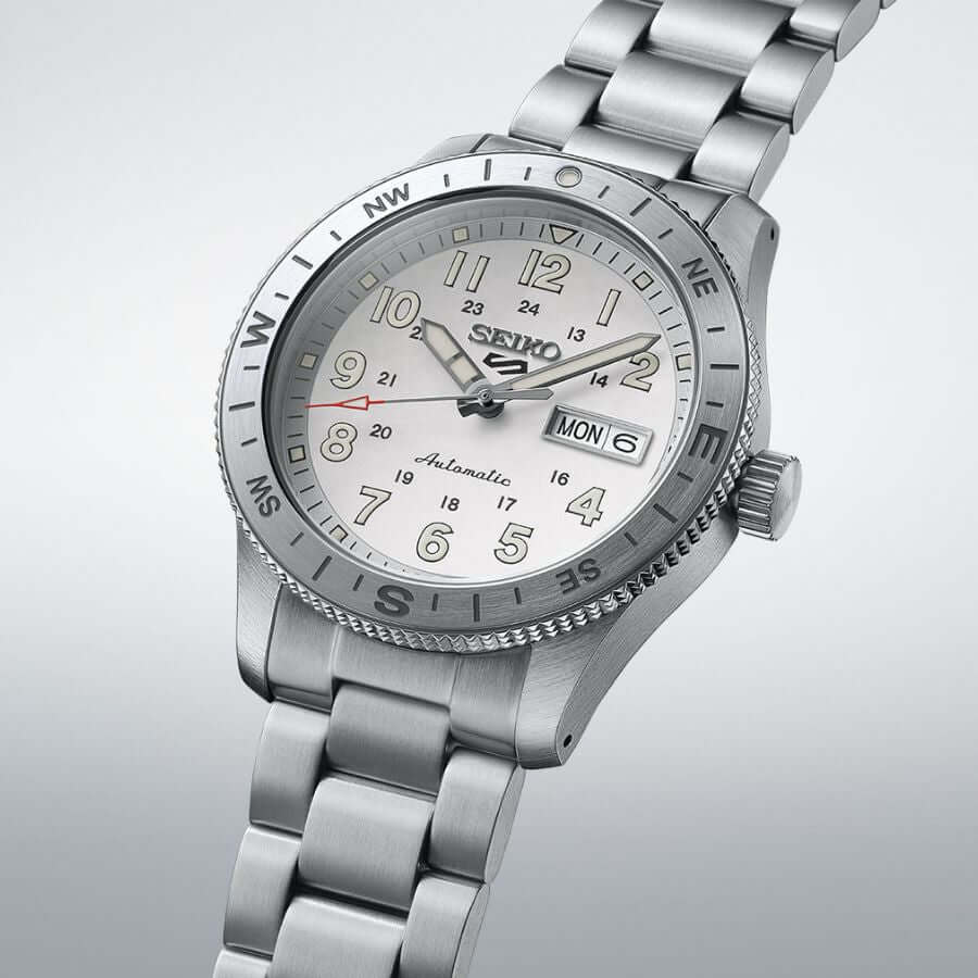 Seiko 5 Sports Field Series Rannekello HDB007K1