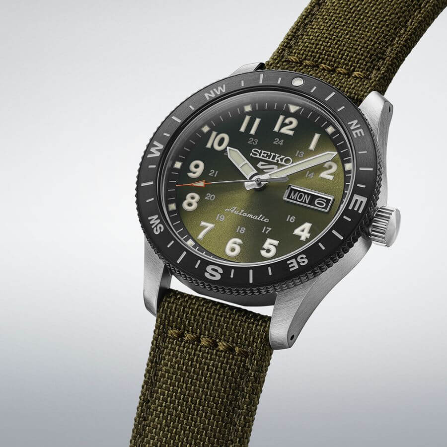 Seiko 5 Sports Field Series Rannekello HDB008K1