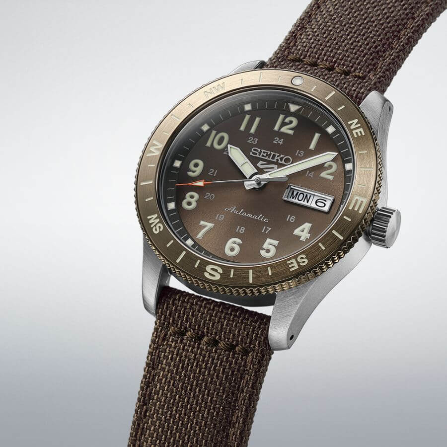 Seiko 5 Sports Field Series Rannekello HDB009K1