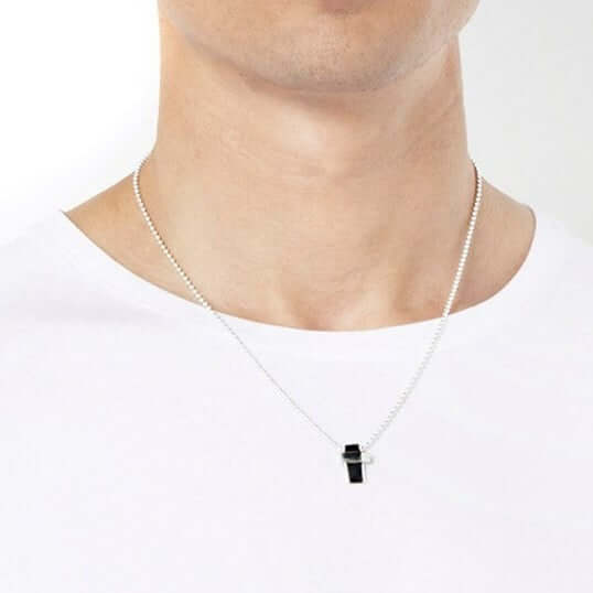 Efva Attling Cross pendant kaulakoru