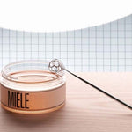 Alessi Honey dipper Hunajalusikka MM128 hunajan kelpuutukseen Miele purkissa, elegantti muotoilu ja kiillotettu teräs.