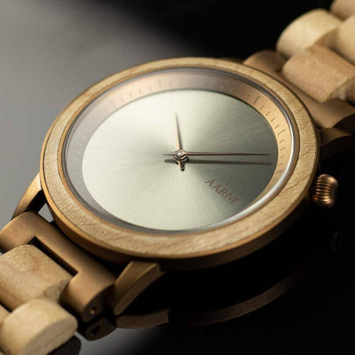 Aarni Vallisaari Limited Edition puinen kello