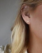 Drakenberg Sjölin Petite Pearl gold Korvakorut
