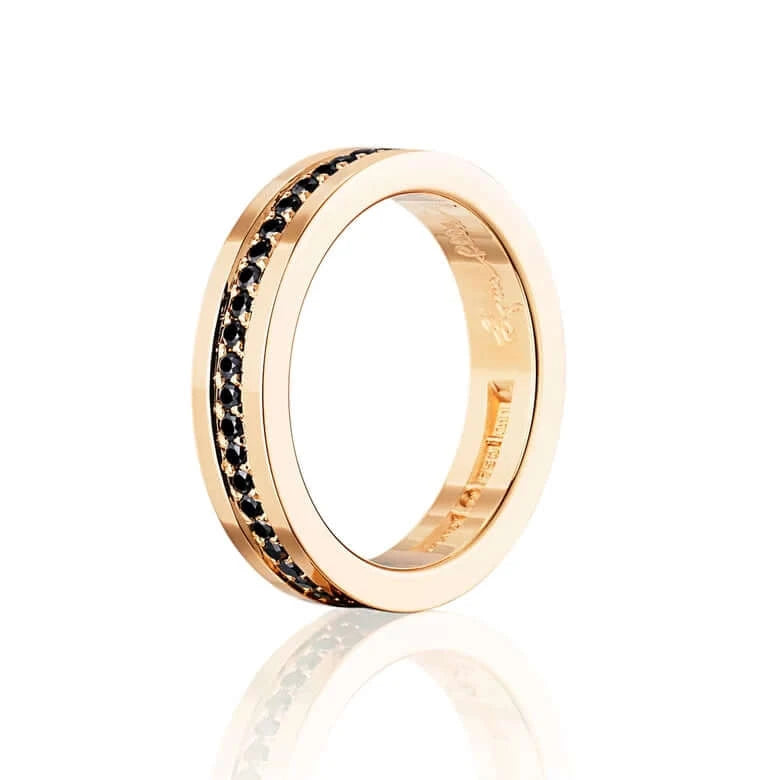 Efva Attling 4½ & Black Stars Ring timanttisormus