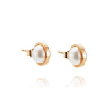 Efva Attling Day Pearl kultaiset korvakorut 12-101-00591