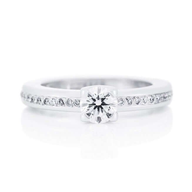 Efva Attling Heart To Heart timanttisormus 13-101-00933
