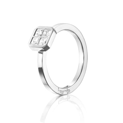 Efva Attling 4 Love Ring timanttisormus