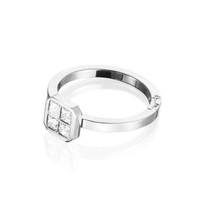 Efva Attling 4 Love Ring timanttisormus